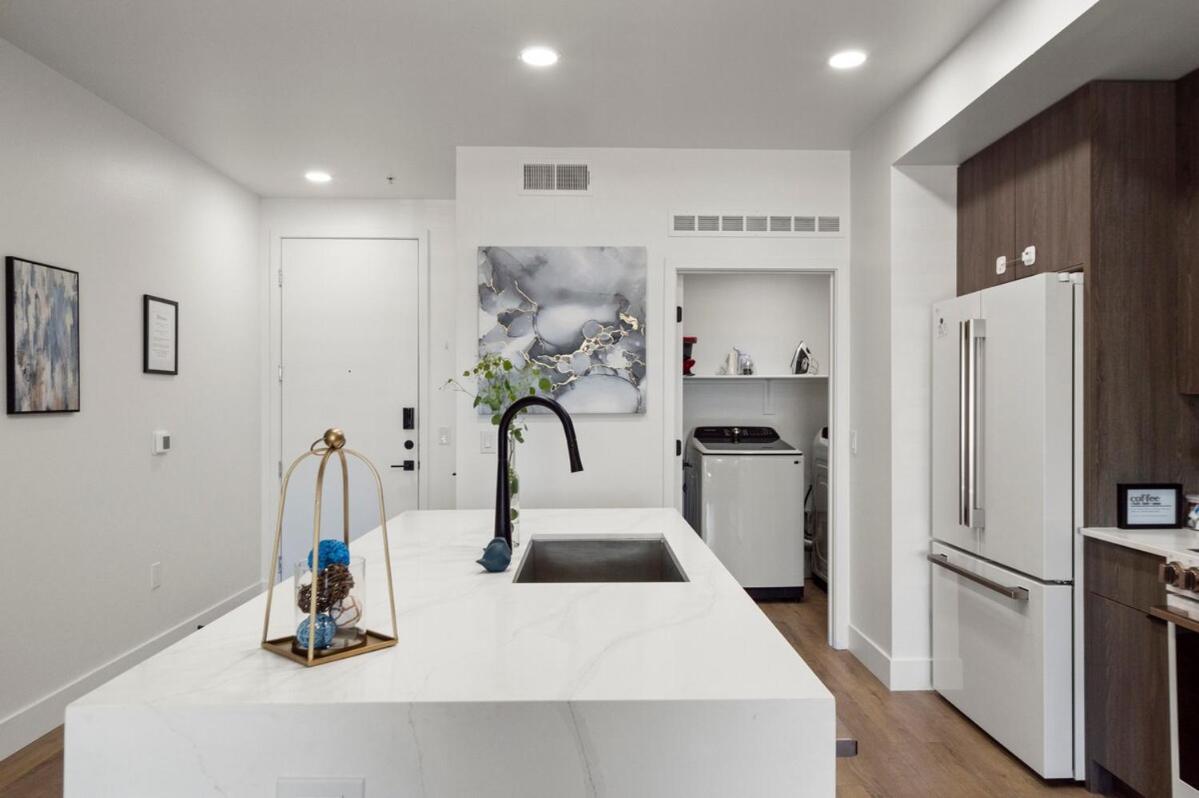 New Sleeps 4 King Bed 5min To Shop, Dine, &golf S331 Scottsdale