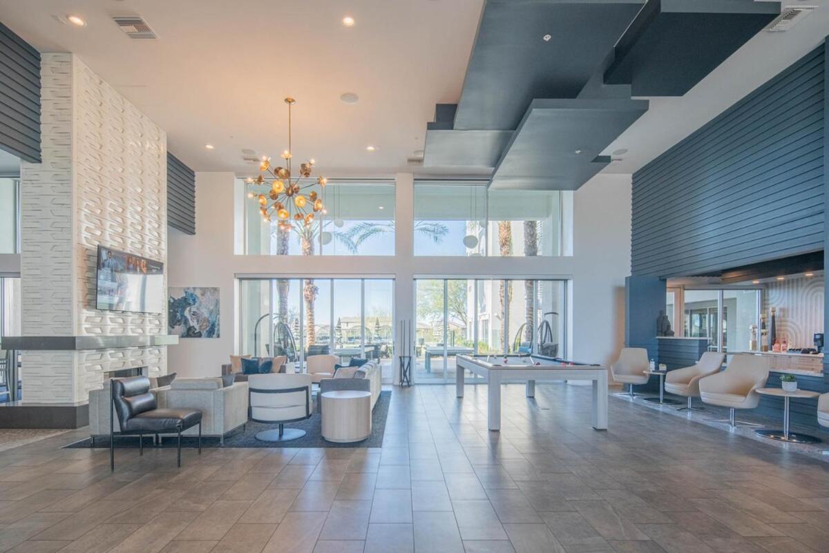 New Sleeps 4 King Bed 5min To Shop, Dine, &golf S331 Apartment *