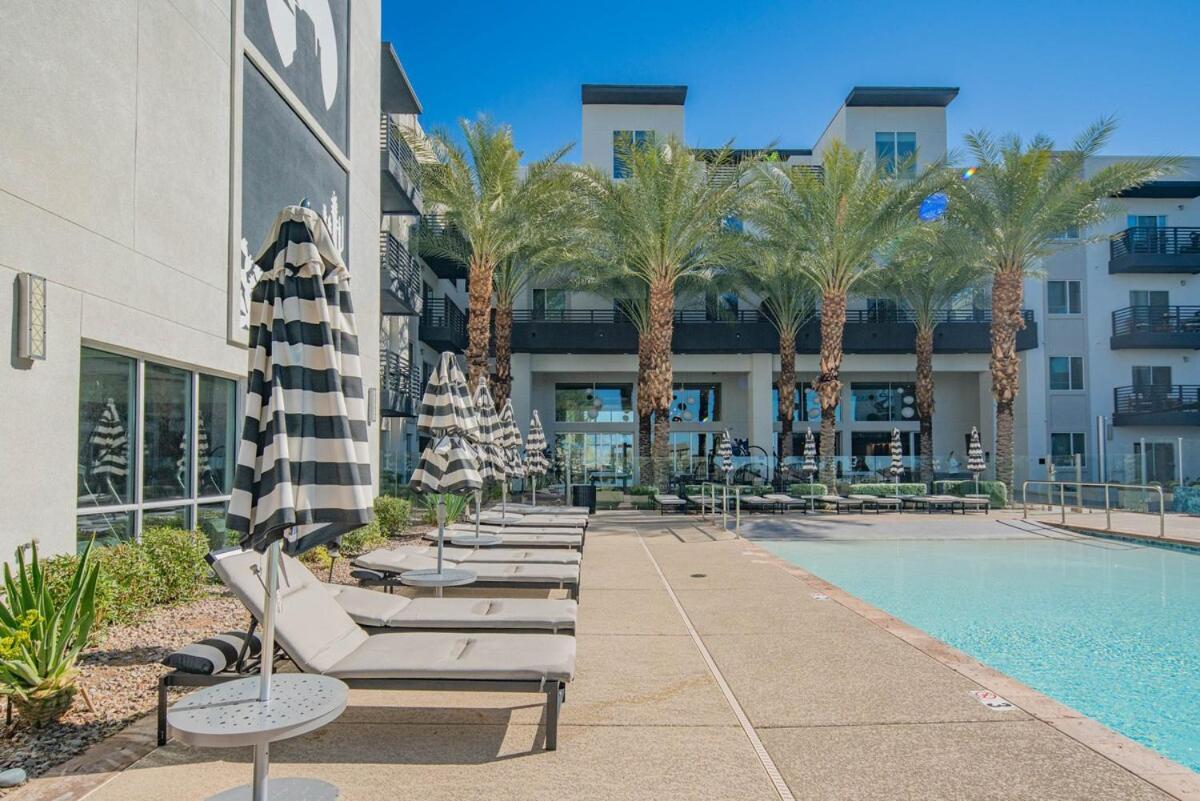New Sleeps 4 King Bed 5min To Shop, Dine, &golf S331 Apartment *